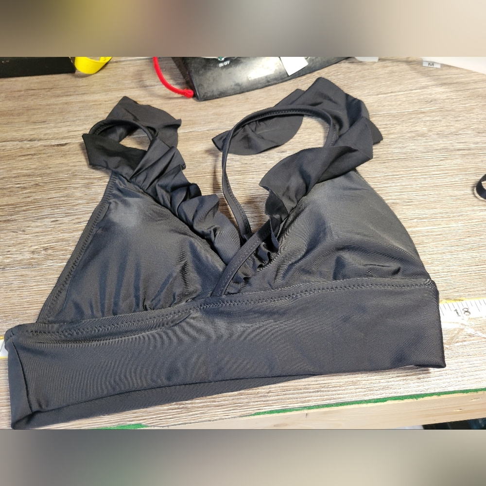 Aerie NWT Black Bikini Triangle Top w Ruffle Shoulders Size XS